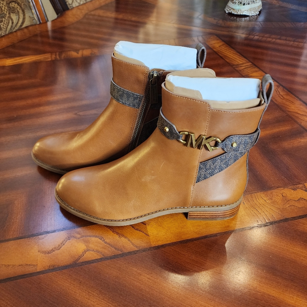 Michael Michael Kors Women's Farrah Flat Ankle Booties *Brand New*